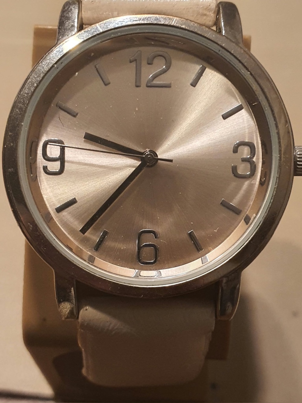 🦋10/$20🦋 Silver/Tan Leather Women's Watch